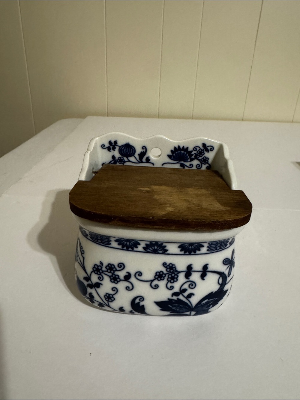 Blue Floral Ceramic Wall Pocket with Wooden Lid - White and Navy